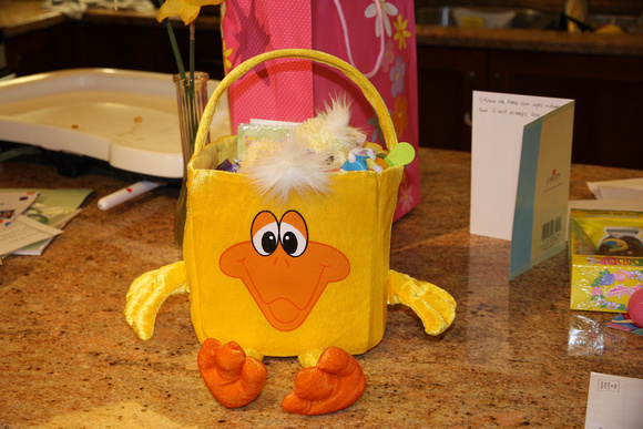 2010 04 04 EASTER BASKET FROM E;;A TO ABBY